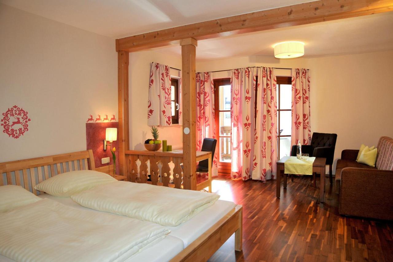 Dachstein West Hotel Gmbh-Kirchenwirt Russbach Russbach am Pass Gschütt Exteriér fotografie