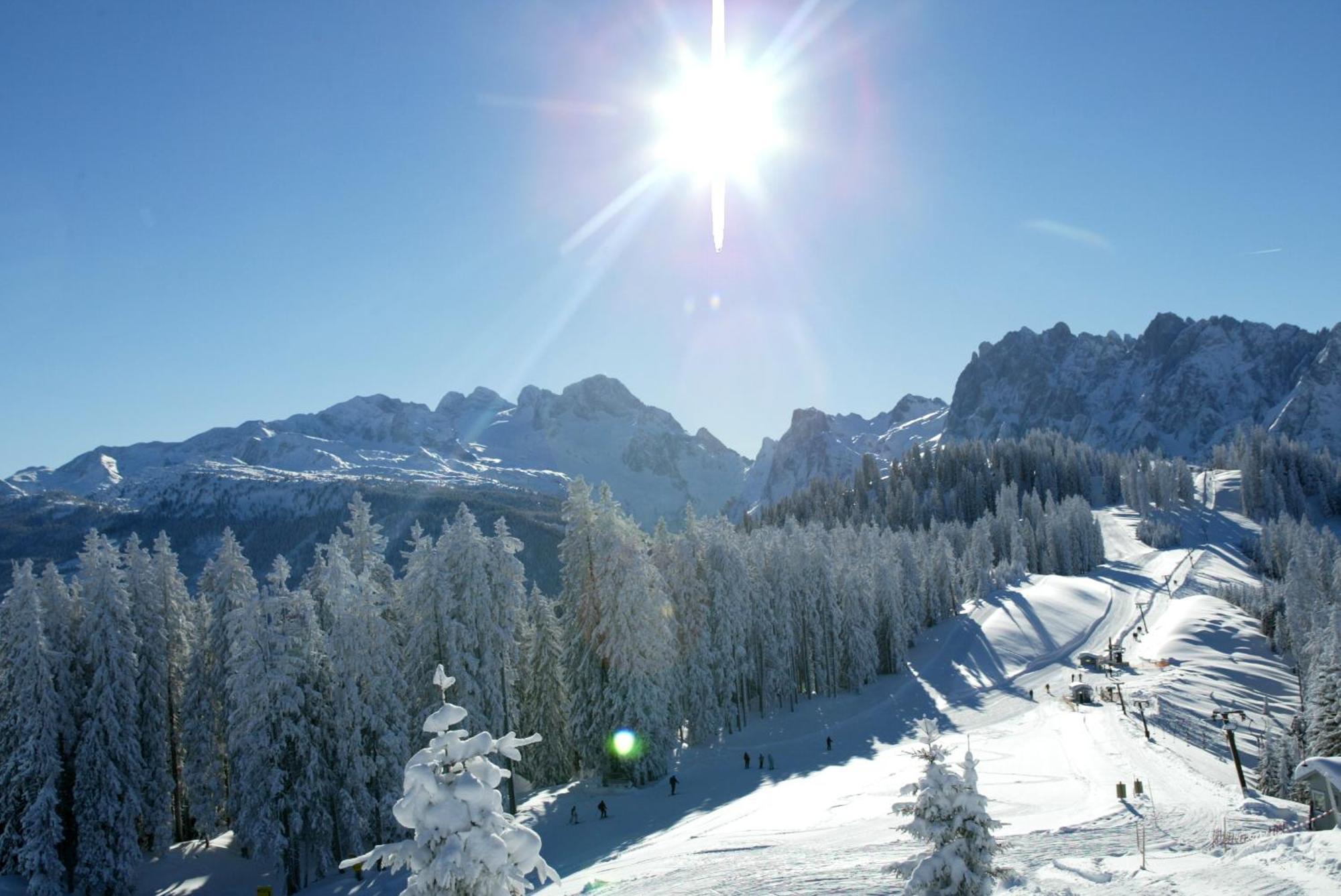 Dachstein West Hotel Gmbh-Kirchenwirt Russbach Russbach am Pass Gschütt Exteriér fotografie